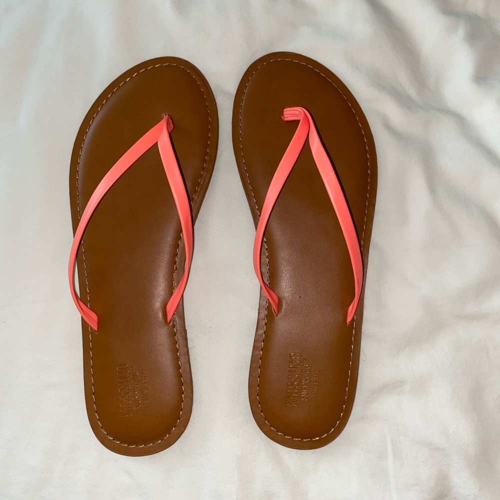 Mossimo Supply Co. Flip Flops